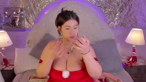 Snapshot of miamontoya chatting on 18, 12, 2025 Mia -5 7001400 Follow online show from 18, 12, 2025