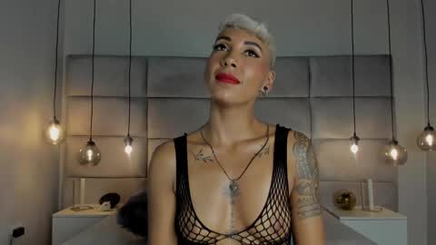 Mia Morgann online show from 3, 2, 2025