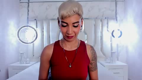 Mia Morgann online show from 28, 2, 2025