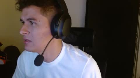 Snapshot of miaou_miaou chatting on 5, 10, 2025 miaou_miaou online show from 5, 10, 2025