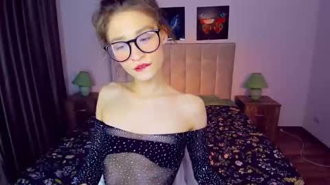 Mia online show from 7, 12, 2024