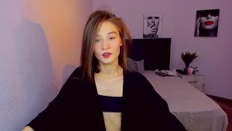 Mia online show from 25, 12, 2024