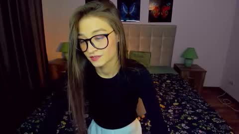 Mia online show from 7, 1, 2025