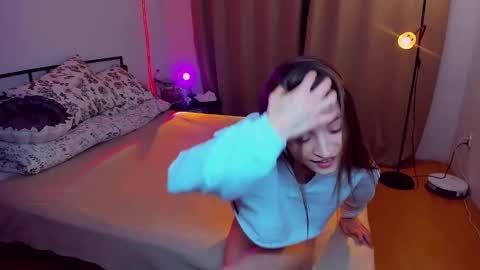 Mia online show from 3, 2, 2025