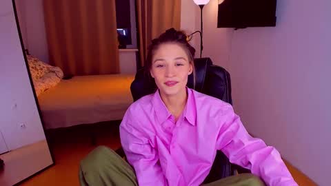 Mia online show from 6, 2, 2025