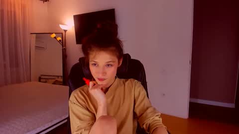 Snapshot of miapaw chatting on 5, 2, 2026 Mia online show from 5, 2, 2026