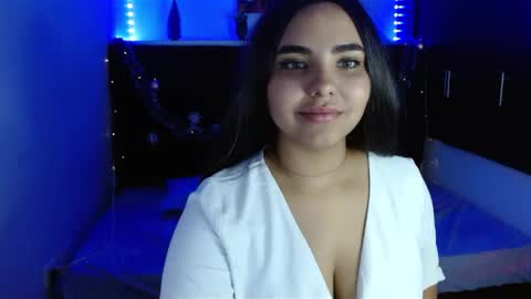 Mia Peyton   online show from 7, 12, 2024