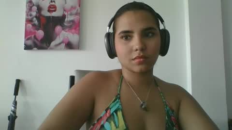 Mia Peyton   online show from 11, 9, 2025