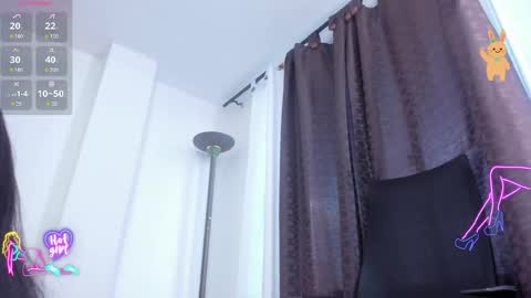 Snapshot of miarobertsmilf chatting on 7, 5, 2026 Mia Milf online show from 7, 5, 2026