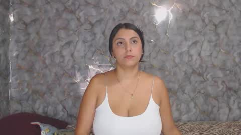 Snapshot of miarouse1531 chatting on 14, 5, 2026 miarouse1531 online show from 14, 5, 2026