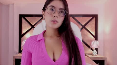 Mia online show from 4, 1, 2025