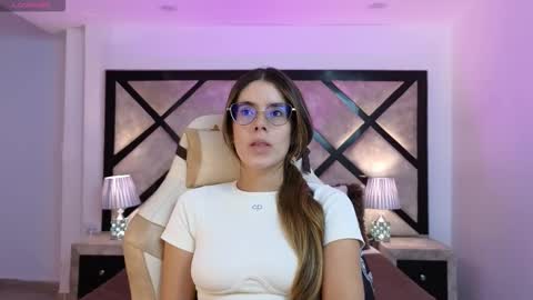 Mia online show from 3, 3, 2026