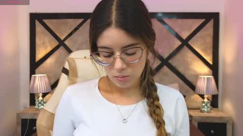 Snapshot of miasilverr chatting on 6, 5, 2026 Mia online show from 6, 5, 2026
