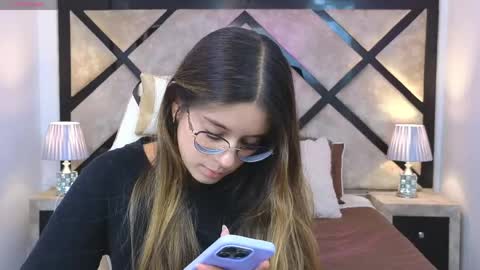 Snapshot of miasilverr chatting on 8, 5, 2026 Mia online show from 8, 5, 2026