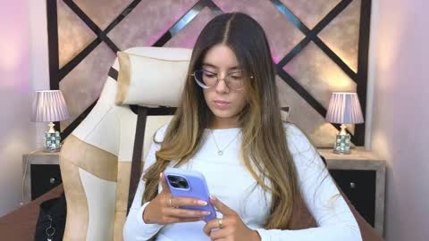 Snapshot of miasilverr chatting on 15, 5, 2026 Mia online show from 15, 5, 2026