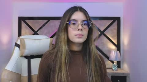 Snapshot of miasilverr chatting on 19, 5, 2026 Mia online show from 19, 5, 2026