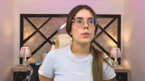 Snapshot of miasilverr chatting on 1, 6, 2026 Mia online show from 1, 6, 2026