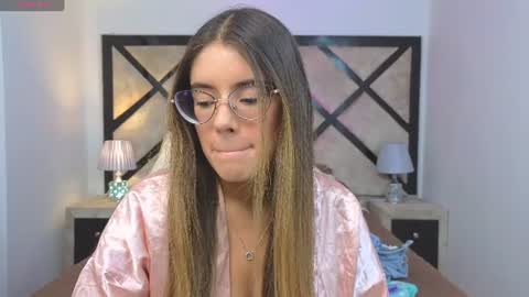 Snapshot of miasilverr chatting on 25, 6, 2026 Mia online show from 25, 6, 2026