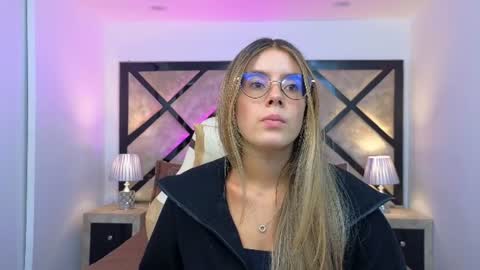 Snapshot of miasilverr chatting on 6, 7, 2026 Mia online show from 6, 7, 2026