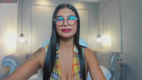 Snapshot of miasmit_ chatting on 4, 3, 2026 Mia online show from 4, 3, 2026