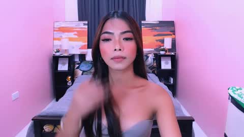 Snapshot of miasmith09 chatting on 25, 4, 2026 Pau and jence online show from 25, 4, 2026