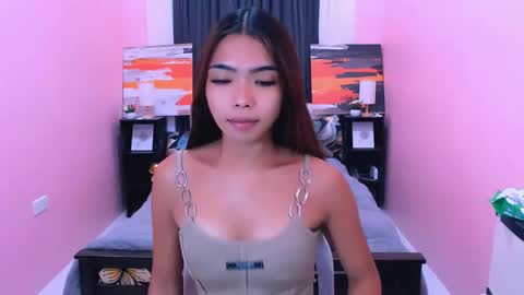 Snapshot of miasmith09 chatting on 28, 4, 2026 Pau and jence online show from 28, 4, 2026