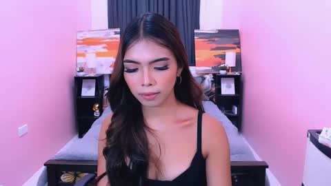 Snapshot of miasmith09 chatting on 3, 5, 2026 Pau and jence online show from 3, 5, 2026