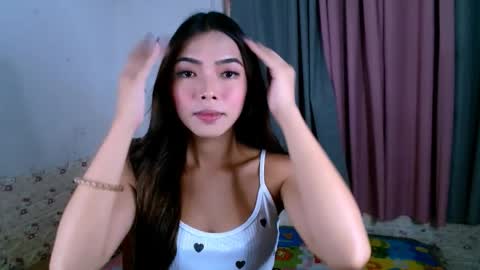 Snapshot of miasmith09 chatting on 21, 5, 2026 Pau and jence online show from 21, 5, 2026