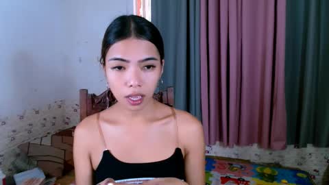 Snapshot of miasmith09 chatting on 27, 5, 2026 Pau and jence online show from 27, 5, 2026