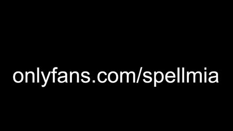 Snapshot of miaspell chatting on 31, 12, 2024 Mia  instagram miasspell online show from 31, 12, 2024