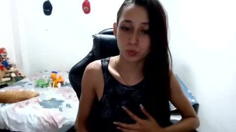 Snapshot of miasweet333 chatting on 24, 7, 2026 mia online show from 24, 7, 2026