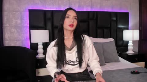 Mia Sweetth online show from 27, 12, 2024