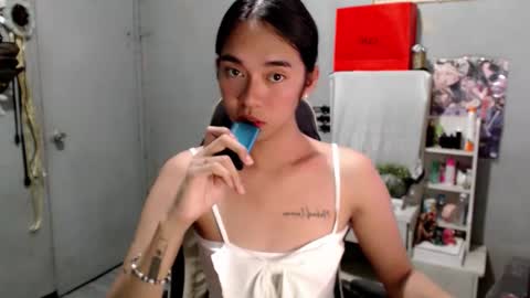 Snapshot of miatrixs chatting on 25, 3, 2026 Mia online show from 25, 3, 2026
