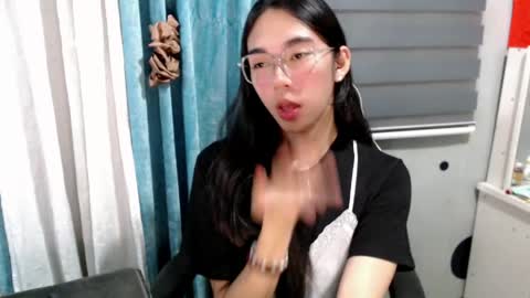 Snapshot of miatrixs chatting on 2, 4, 2026 Mia online show from 2, 4, 2026