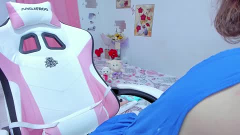  Chloe  online show from 17, 1, 2025