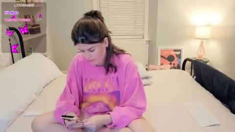 Mia  online show from 23, 10, 2025