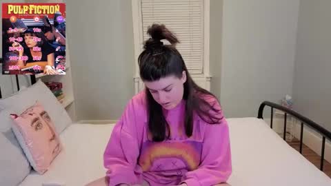 Snapshot of miawallace__ chatting on 6, 4, 2026 Mia online show from 6, 4, 2026