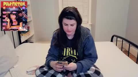 Snapshot of miawallace__ chatting on 12, 4, 2026 Mia online show from 12, 4, 2026