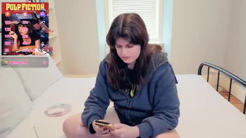 Snapshot of miawallace__ chatting on 14, 4, 2026 Mia online show from 14, 4, 2026