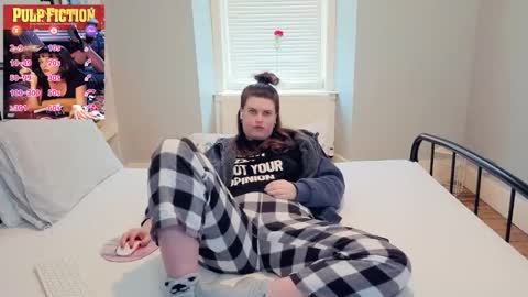 Snapshot of miawallace__ chatting on 15, 4, 2026 Mia online show from 15, 4, 2026