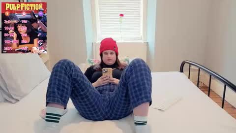 Snapshot of miawallace__ chatting on 17, 4, 2026 Mia online show from 17, 4, 2026