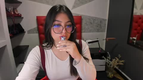 Snapshot of miawils_ chatting on 6, 12, 2024 M I A W I L S online show from 6, 12, 2024