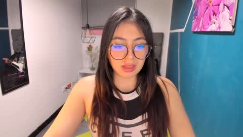 Snapshot of miawils_ chatting on 7, 12, 2024 M I A W I L S online show from 7, 12, 2024