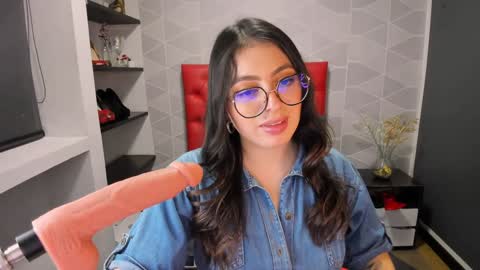 Snapshot of miawils_ chatting on 11, 12, 2024 M I A W I L S online show from 11, 12, 2024