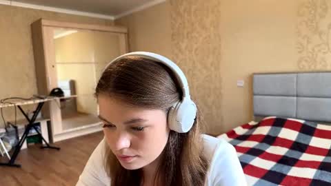 Snapshot of micademaline chatting on 26, 7, 2026 Mia online show from 26, 7, 2026