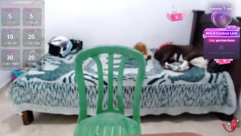 Snapshot of micaela_21_ chatting on 24, 12, 2024 Micaela online show from 24, 12, 2024