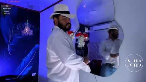 Snapshot of michaelbear_ chatting on 8, 11, 2025 Michael online show from 8, 11, 2025