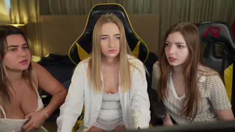 Snapshot of michelleinlove4u chatting on 15, 2, 2025 Michelle online show from 15, 2, 2025