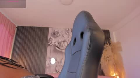 michellepreston_ online show from 2, 6, 2026