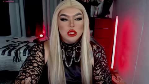 Snapshot of michellevixen921 chatting on 26, 9, 2025 Michelle online show from 26, 9, 2025